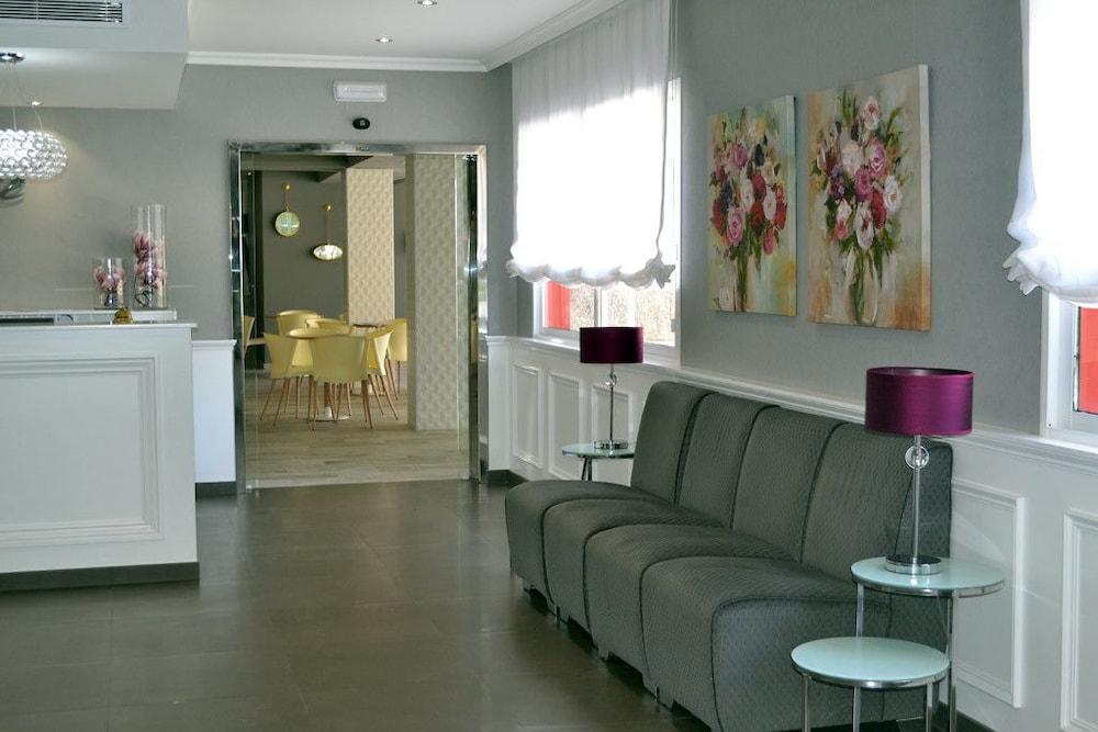 Hotel Piramide Portonovo Buitenkant foto