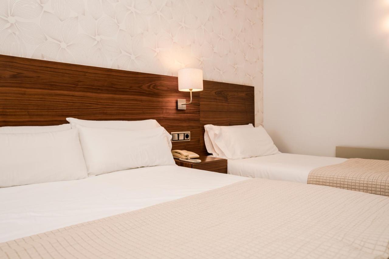 Hotel Piramide Portonovo Buitenkant foto